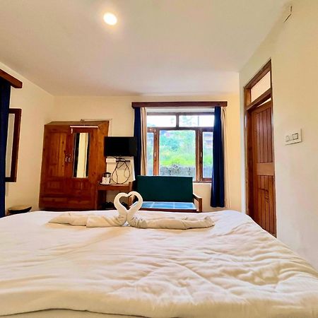 Tourist Hotel 10 Minutes Walking Distance From The Mall Manāli Екстериор снимка